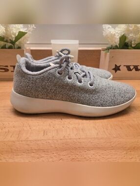Allbirds Women's Wool Runner Mizzle Sneakers Light Gray Size 8